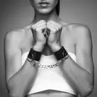 Наручники Bijoux Indiscrets MAZE - Wide Cuffs Black photo 4